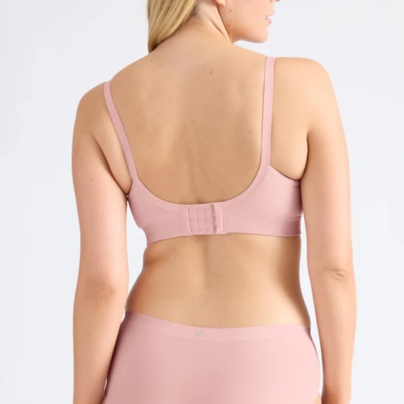 Knix Good to Go Seamless Bra in Homey Peach - Picture 6 of 8